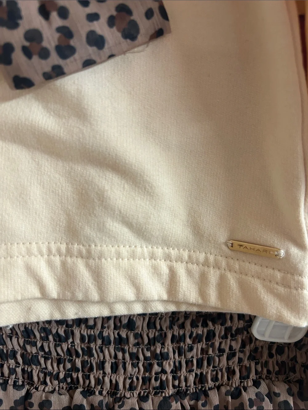 Tahari Cream Top with skort Leopard-Print Bow Accent size 5t